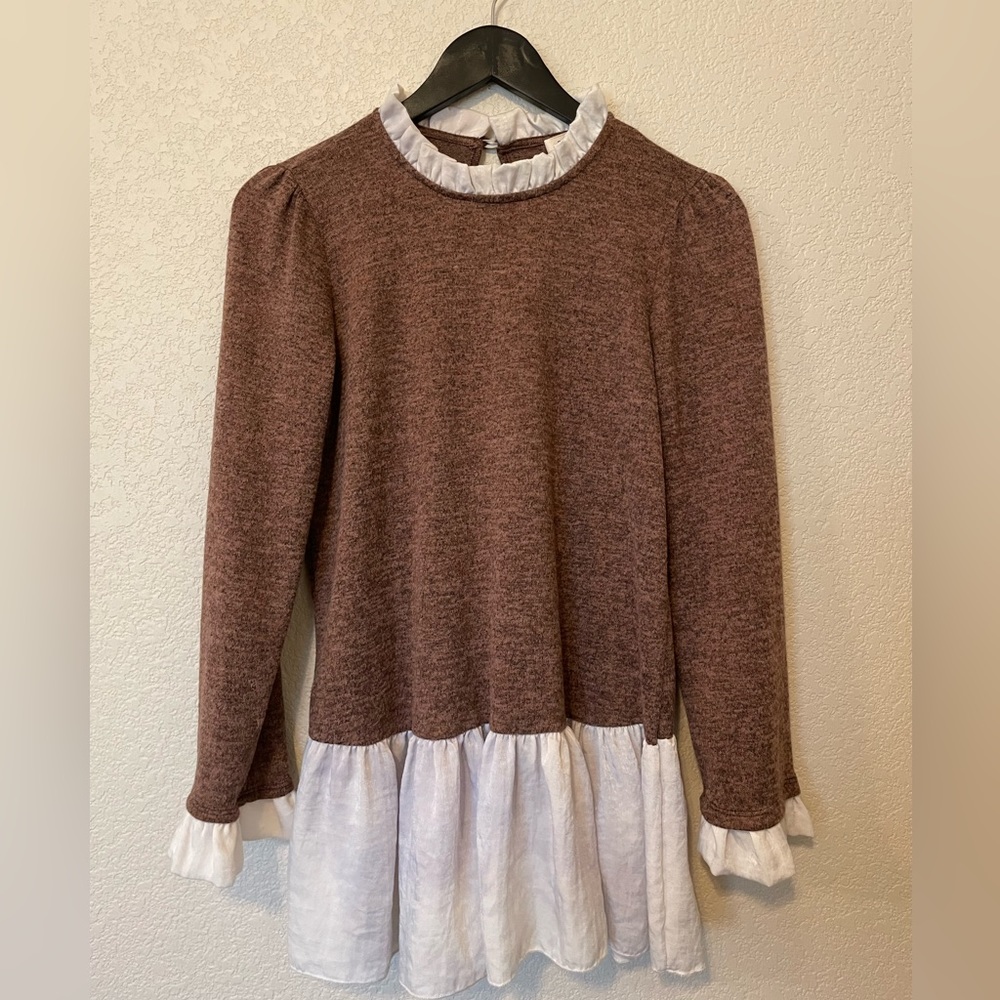 Long sleeve shirt with white ruffles
